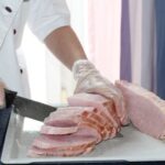 Das „Ausschlachten“ ausländischer Arbeiterinnen und Arbeiter in Europas Fleischindustrie